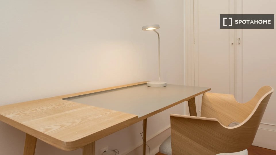 Double room Lisbon, 6 beds — photo 11