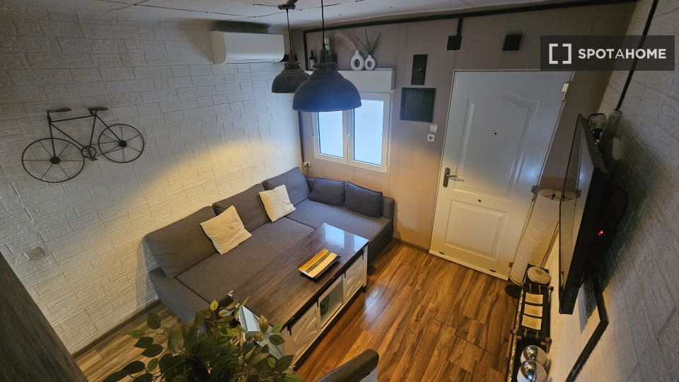 Double room Madrid, 3 beds, 75m² — photo 3