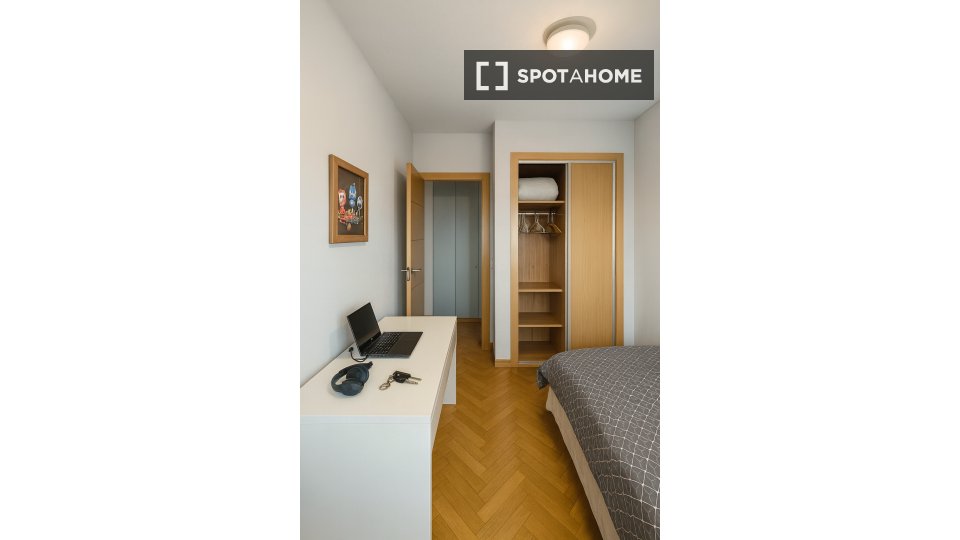 Double room Madrid, 4 beds — photo 17