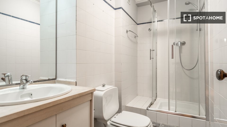Apartment Lisbon, 3 beds, 98m² — photo 4