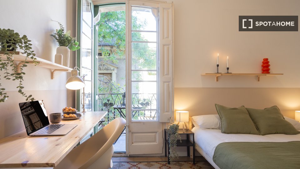 Double room Barcelona, 5 beds, 120m² — photo 17