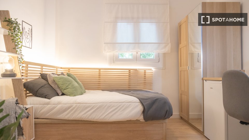 Double room Madrid, 5 beds — photo 16