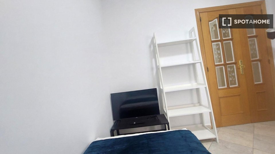 Double room Madrid, 4 beds, 95m² — photo 13