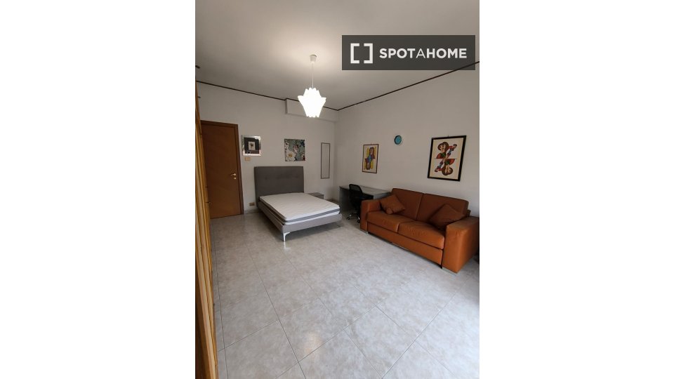 Double room Rome, 3 beds — photo 7