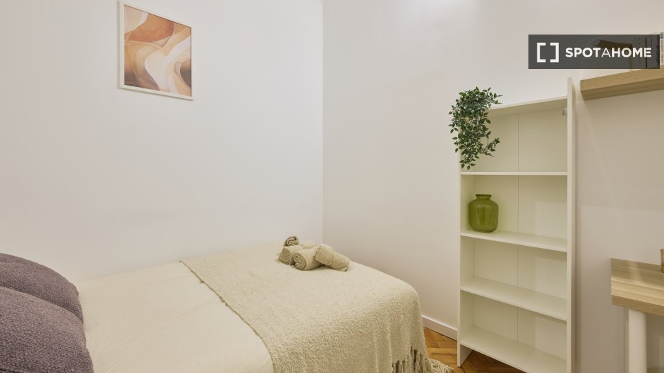 Double room Lisbon, 11 beds — photo 22