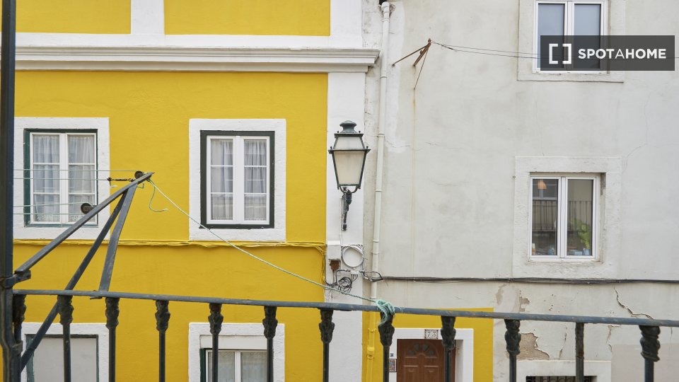 Double room Lisbon, 4 beds — photo 12
