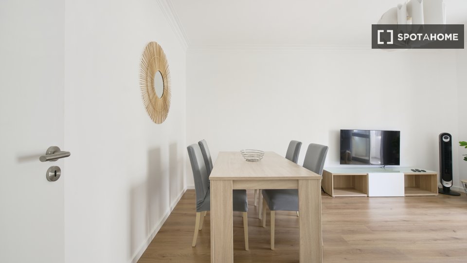 Apartment Lisbon, 2 beds, 80m² — photo 14