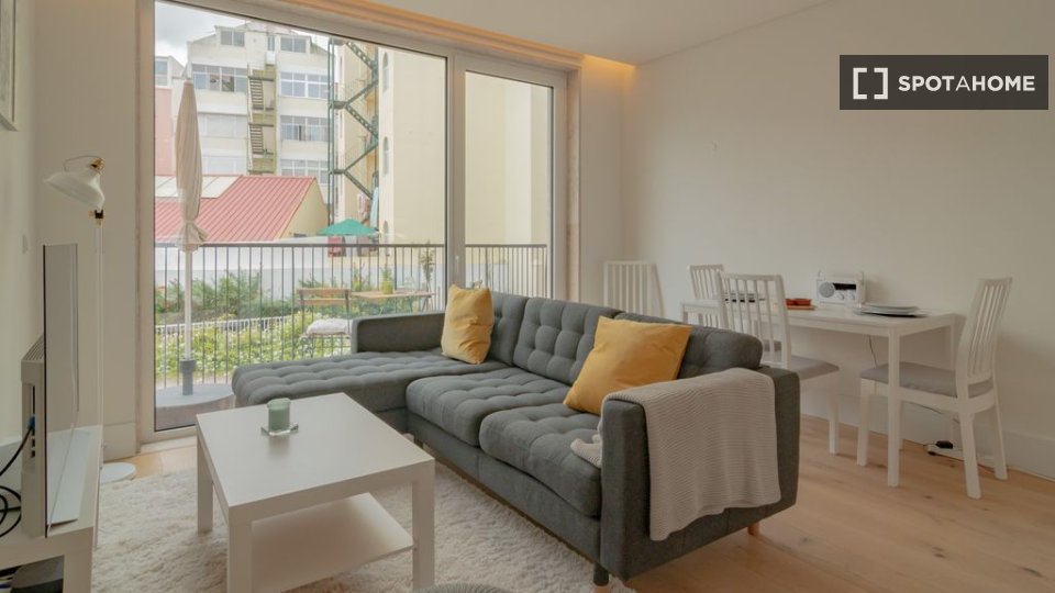 Apartment Lisbon, 1 bed — photo 1