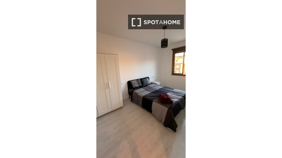 Double room Barcelona, 4 beds, 80m² — photo 2
