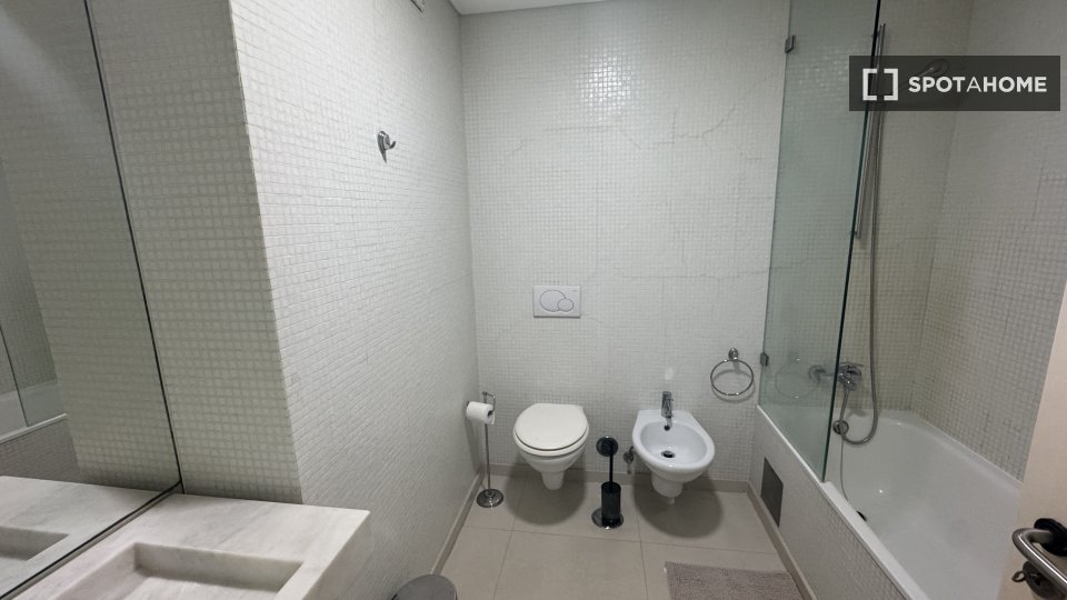 Apartment Lisbon, 1 bed — photo 13