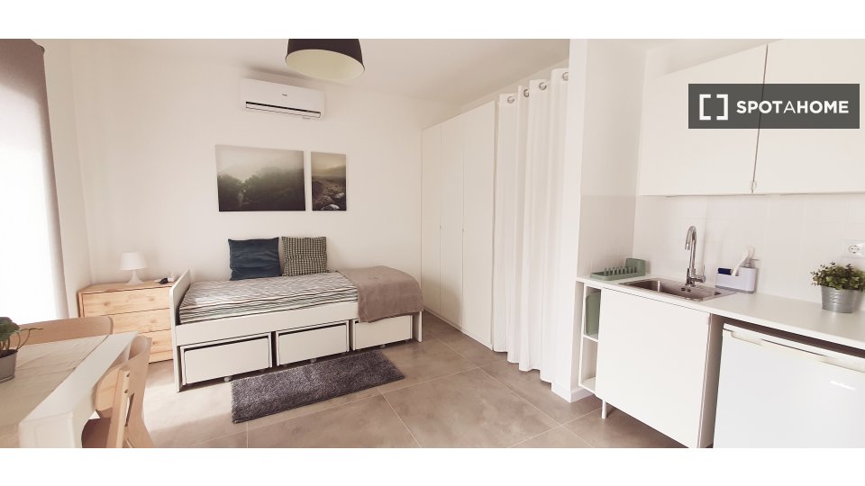 Apartment mono Lisbon, 24m² — photo 1