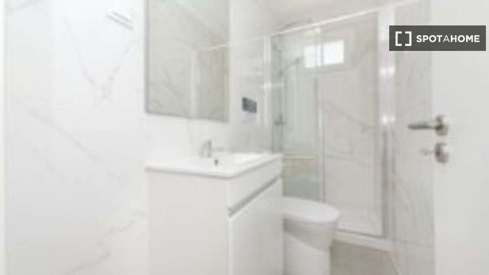 Double room Lisbon, 7 beds — photo 8