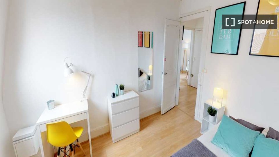 Double room Lille, 3 beds, 50m² — photo 5