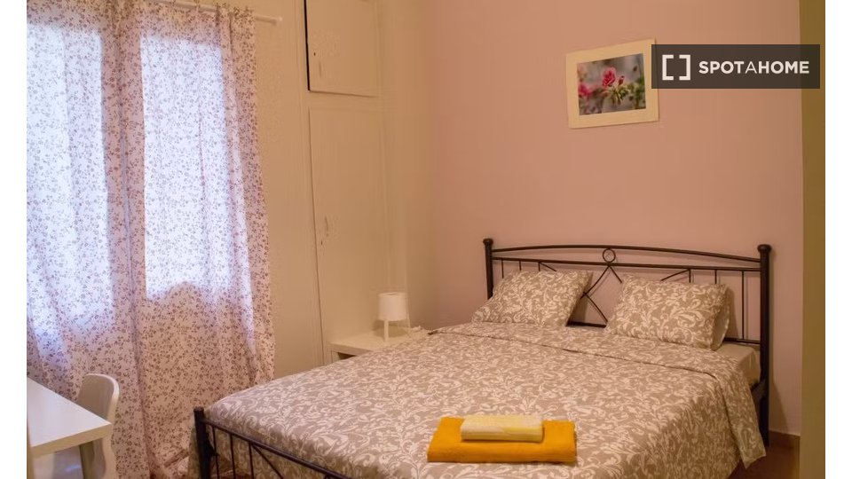 Double room Athens, 2 beds — photo 8
