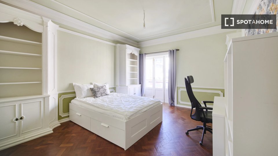 Double room Lisbon, 6 beds — photo 10