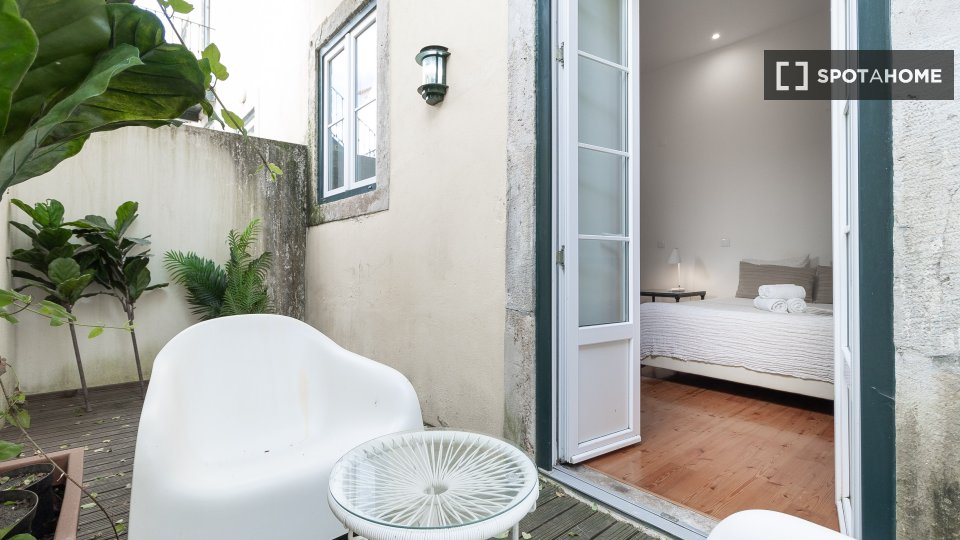 Apartment Lisbon, 2 beds — photo 25