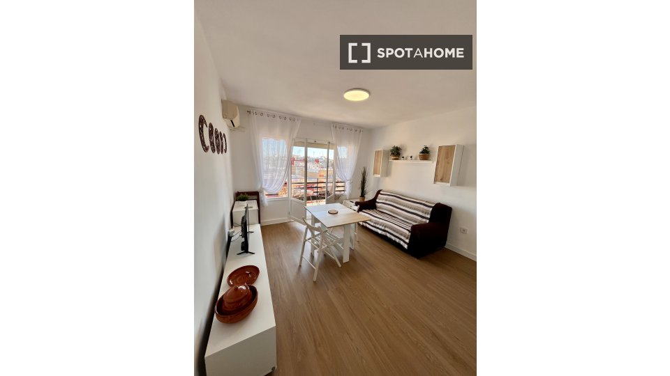 Double room Valencia, 2 beds, 85m² — photo 4
