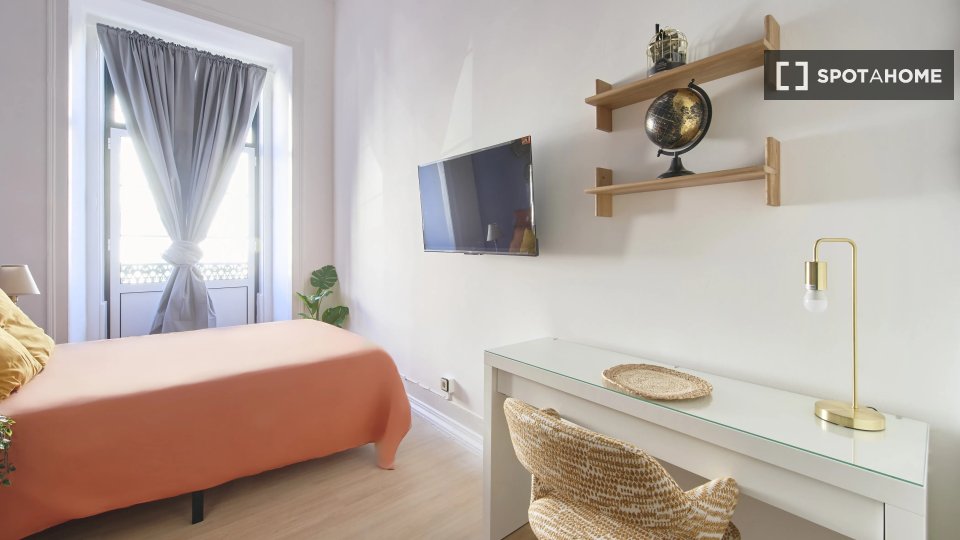 Double room Lisbon, 9 beds — photo 1