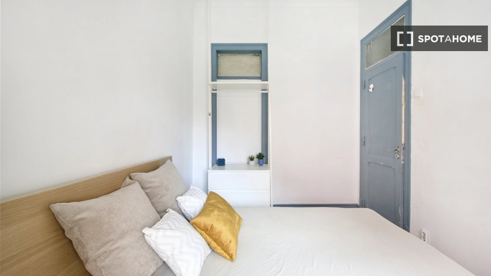 Double room Lisbon, 4 beds — photo 13
