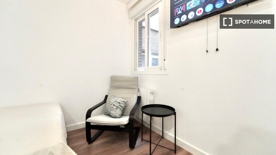 Double room Madrid, 6 beds — photo 4
