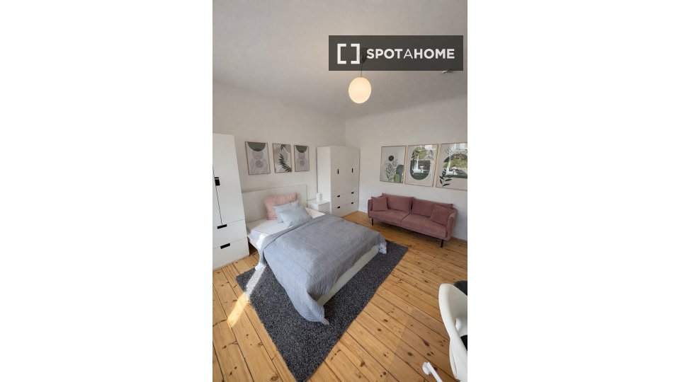 Double room Berlin, 3 beds, 20m² — photo 7
