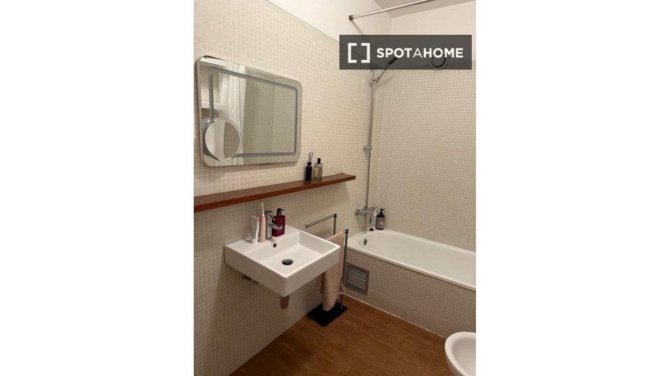 Apartment Lisbon, 2 beds, 110m² — photo 2