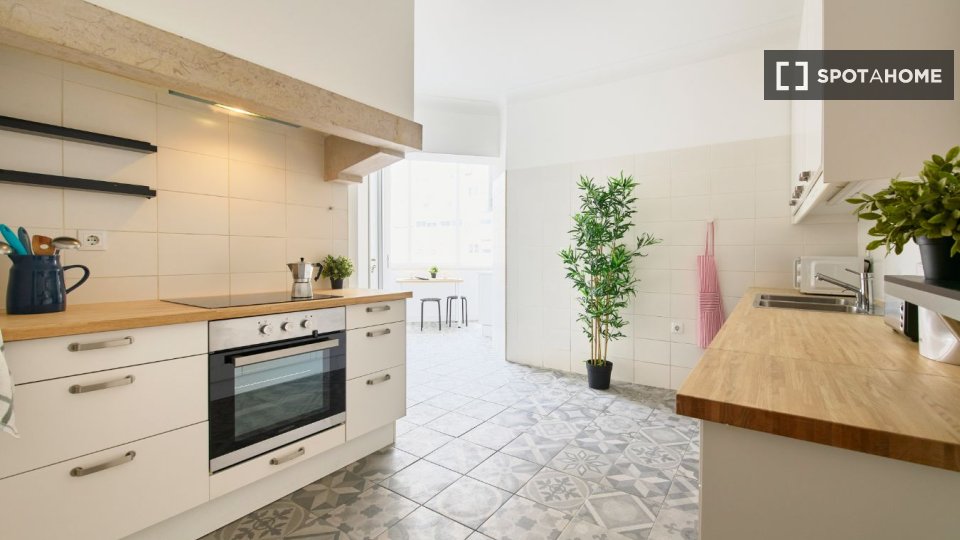 Double room Lisbon, 7 beds — photo 24
