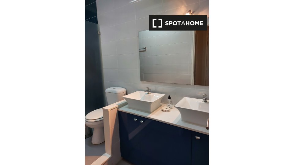 Double room Lisbon, 4 beds, 110m² — photo 12