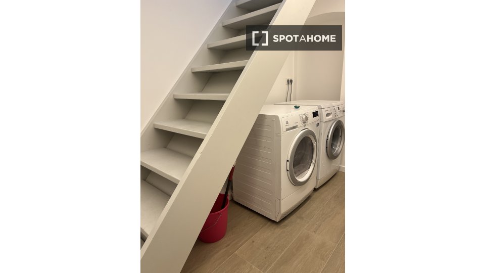Double room Brussels, 9 beds, 13m² — photo 18
