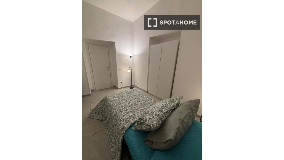 Double room Naples, 4 beds — photo 11