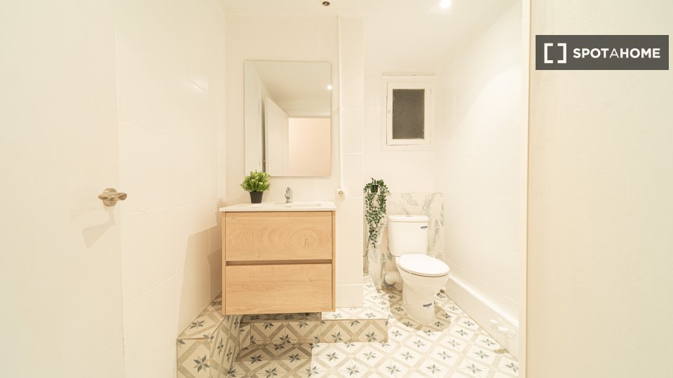 Double room Barcelona, 7 beds, 200m² — photo 13