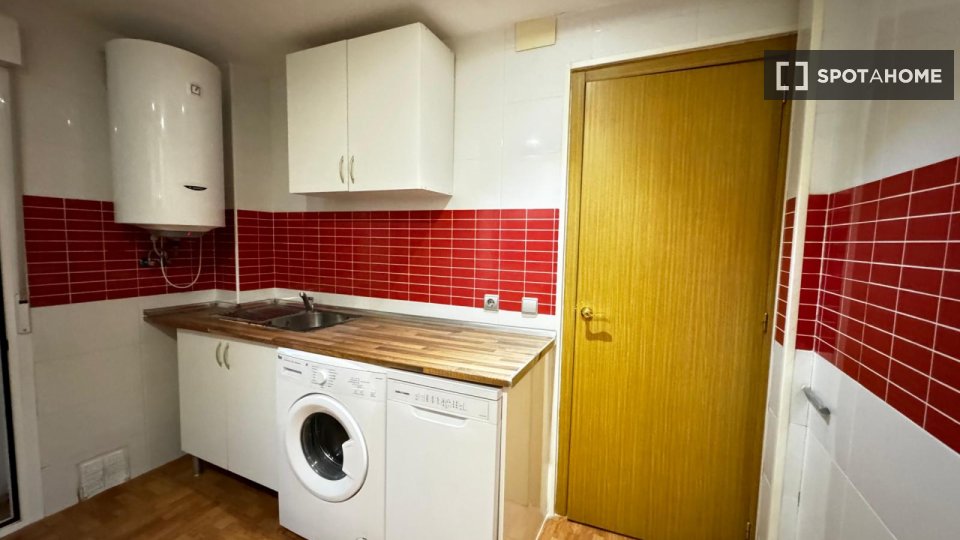 Double room Madrid, 5 beds — photo 13