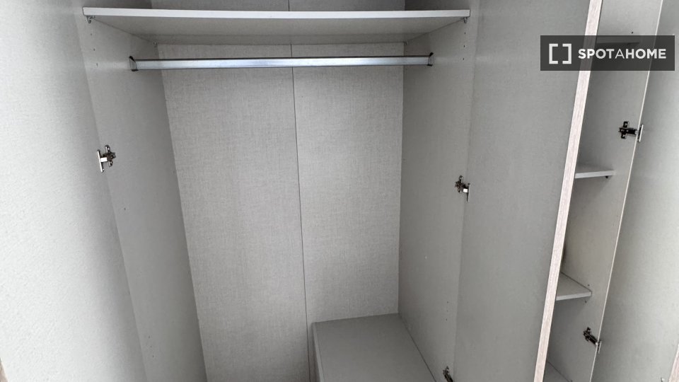 Double room Barcelona, 4 beds, 102m² — photo 9