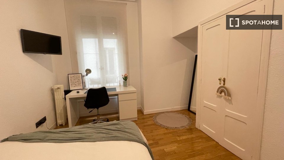 Double room Madrid, 7 beds — photo 10