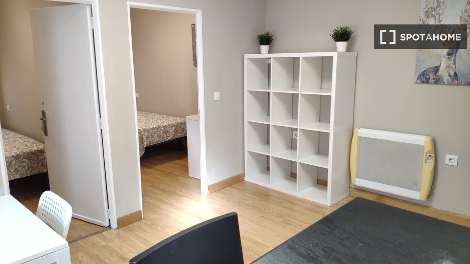 Double room Madrid, 3 beds — photo 19