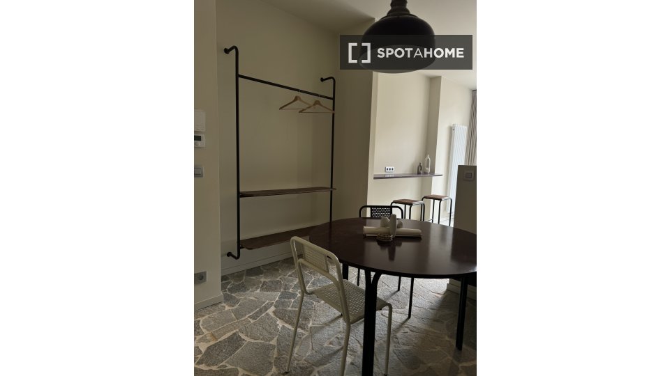 Double room Brussels, 3 beds, 95m² — photo 16