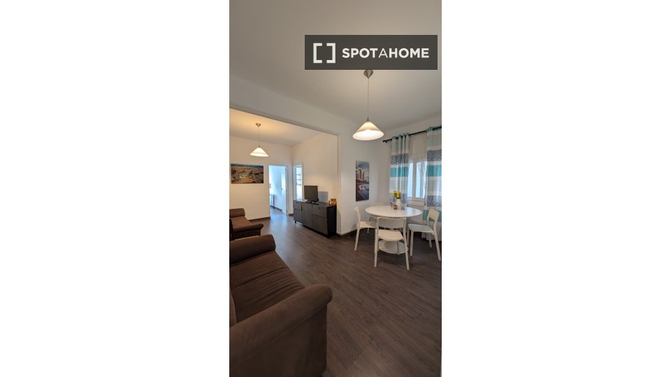 Double room Barcelona, 4 beds, 80m² — photo 10