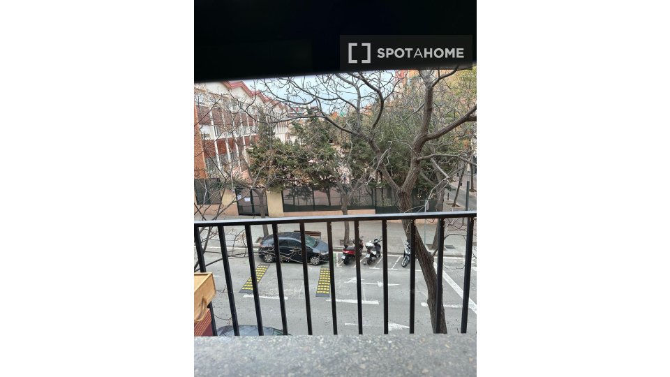 Double room Barcelona, 3 beds — photo 2