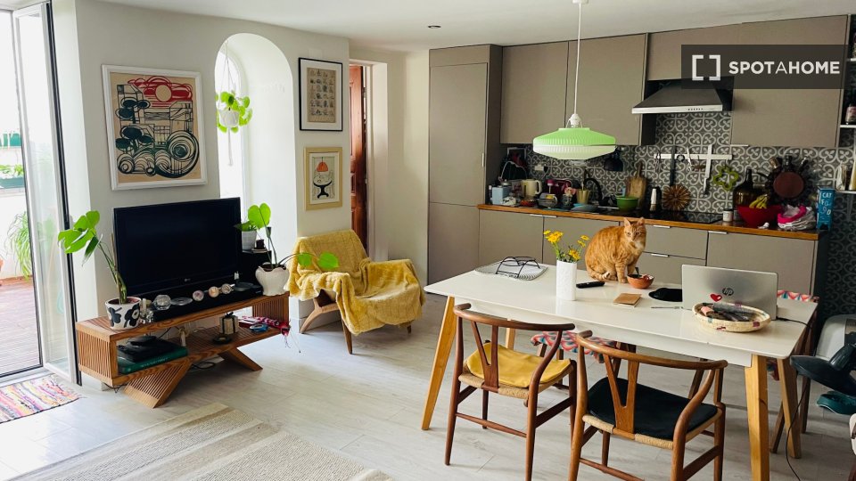 Apartment Lisbon, 2 beds, 72m² — photo 3