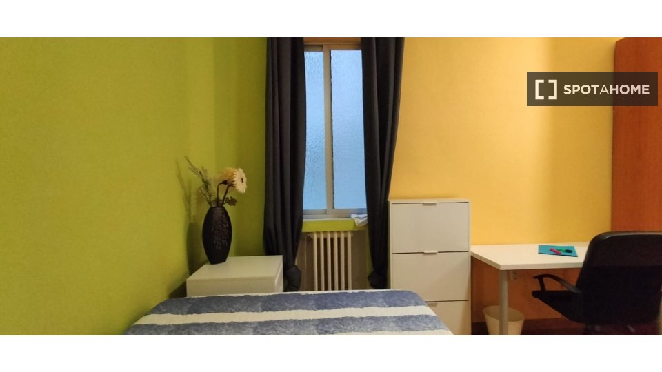 Double room Madrid, 6 beds, 300m² — photo 4