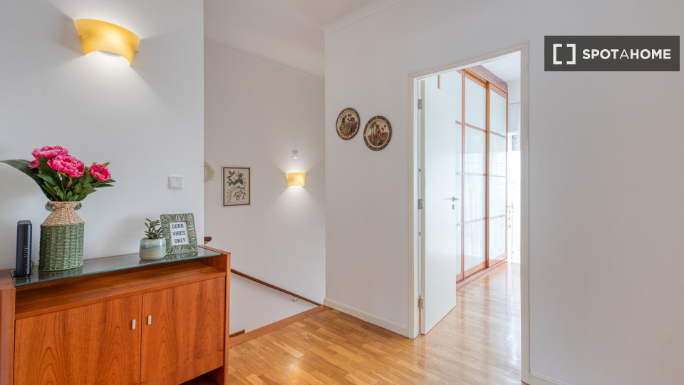 Double room Porto, 3 beds, 149m² — photo 11