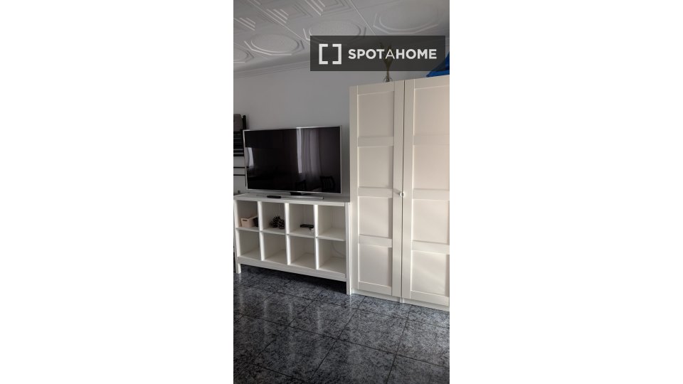 Double room Valencia, 4 beds, 90m² — photo 16