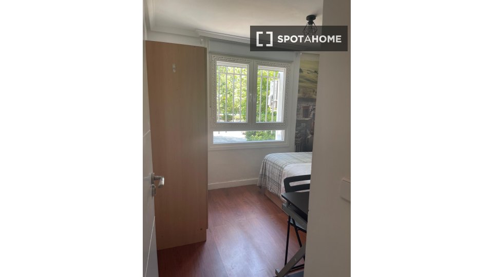 Double room Madrid, 3 beds — photo 35