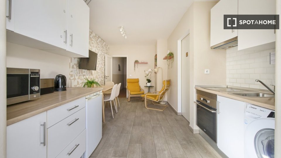 Double room Lisbon, 6 beds — photo 18