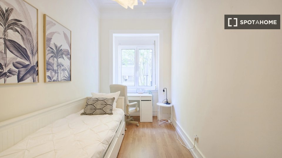 Double room Lisbon, 6 beds — photo 5