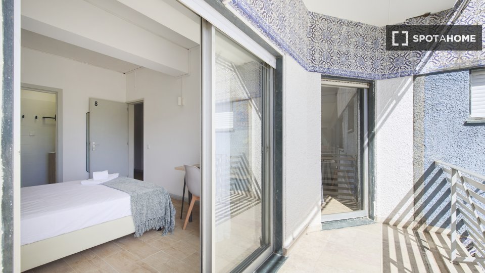 Double room Lisbon, 9 beds — photo 13