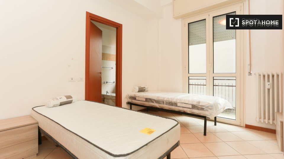 Double room Milan, 5 beds — photo 22