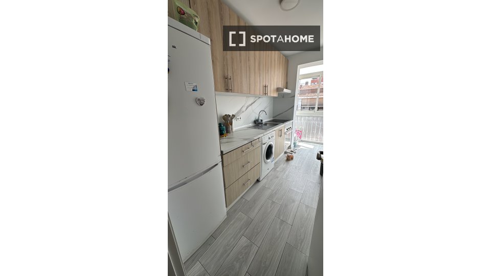Double room Madrid, 3 beds — photo 4