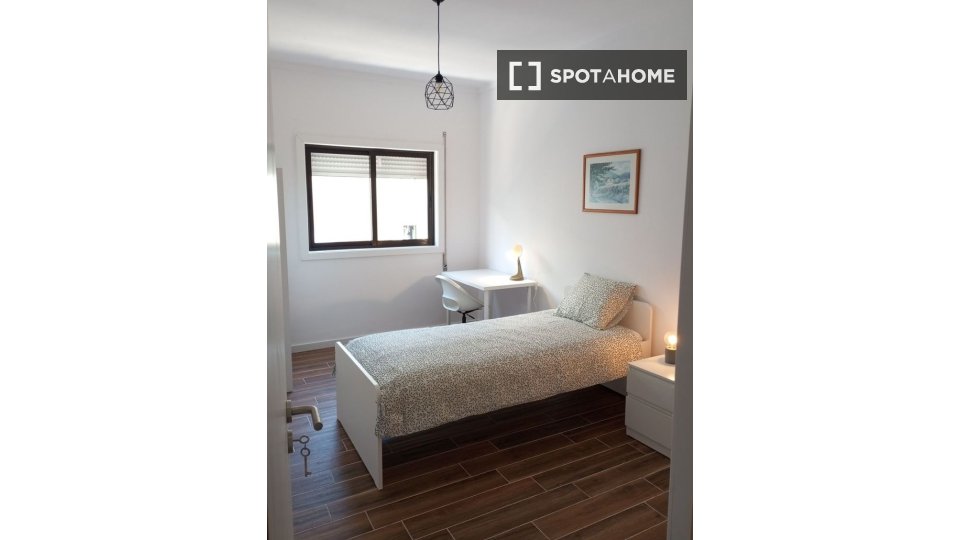 Double room Porto, 5 beds, 170m² — photo 13