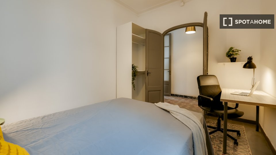 Double room Barcelona, 6 beds, 100m² — photo 13